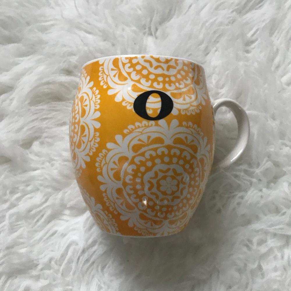 Monogram “o“ Yellow & White Ceramic Mug